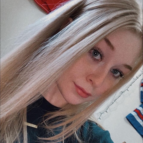 Meet your Posher, Tay ♡ - Picture 2 of 4